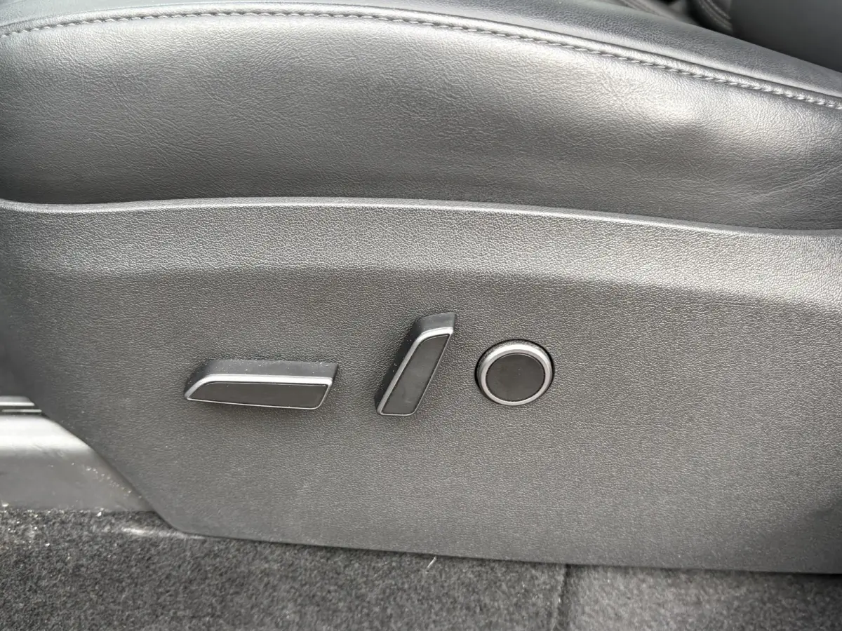 Long Range AWD 75 kWh VAN:40.900,- VOOR:37.440,- UW HERFSTVOORDEEL:3.460,- | SOH 94% | RIJKLAAR GELEVERD | AFNEEMBARE TREKHAAK |TESLA FABRIEKSGARANTIE TOT 06-2027 OF 80.000 KM | TESLA GARANT