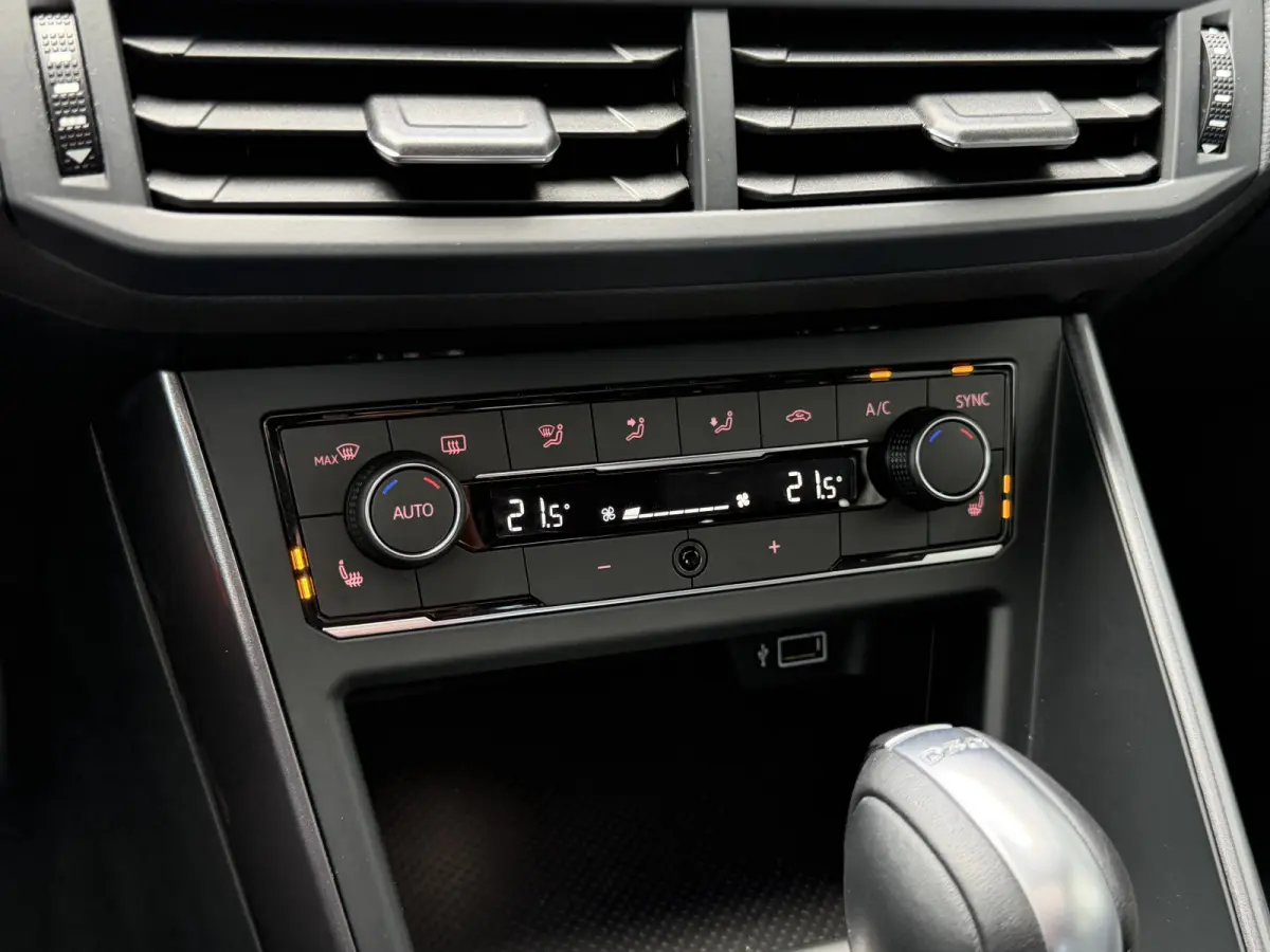 1.0 TSI Highline DSG Pano|Navi|LED|Leer Wit!