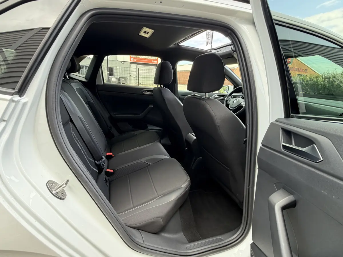 1.0 TSI Highline DSG Pano|Navi|LED|Leer Wit!