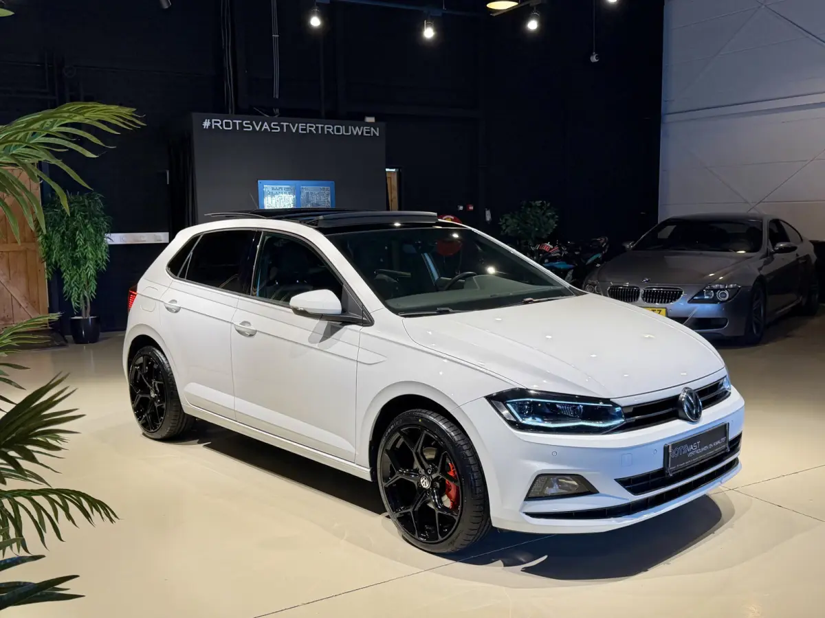 1.0 TSI Highline DSG Pano|Navi|LED|Leer Wit!