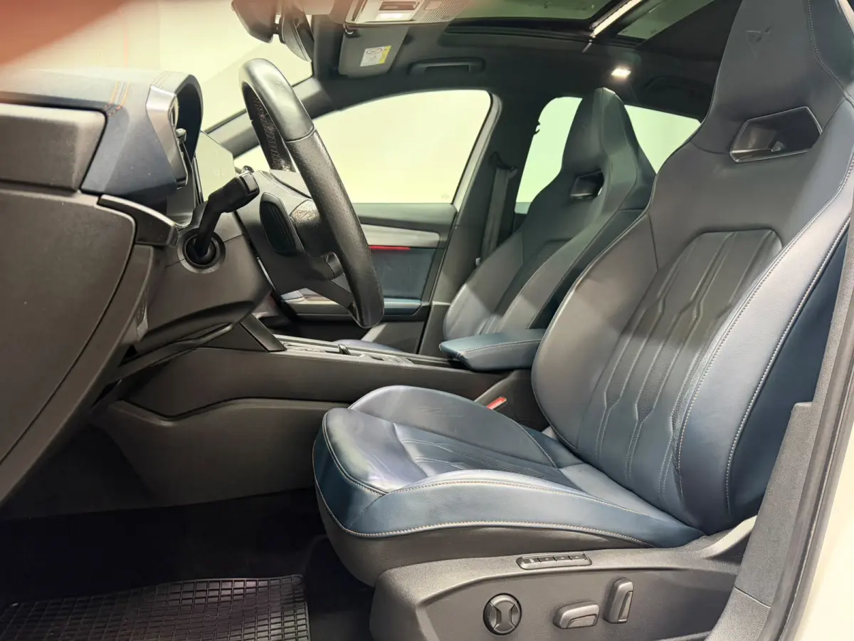 1.4 e-Hybrid VZ Performance Memory|Pano|Full Option
