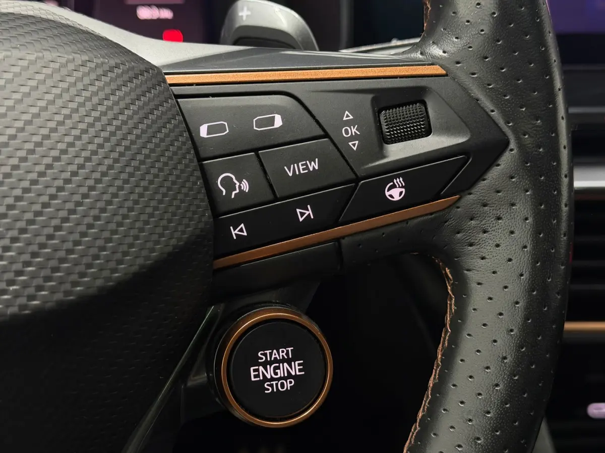 1.4 e-Hybrid VZ Performance Memory|Pano|Full Option