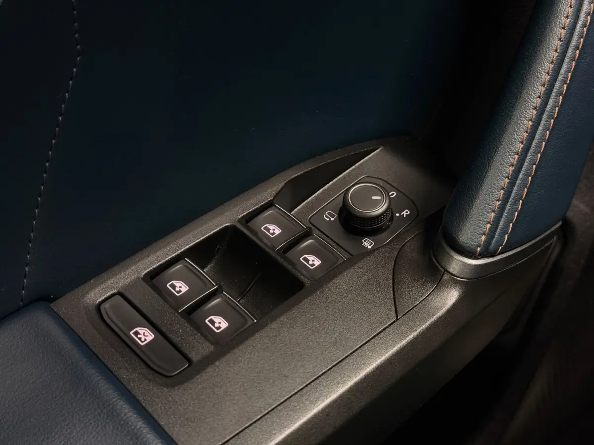 1.4 e-Hybrid VZ Performance Memory|Pano|Full Option