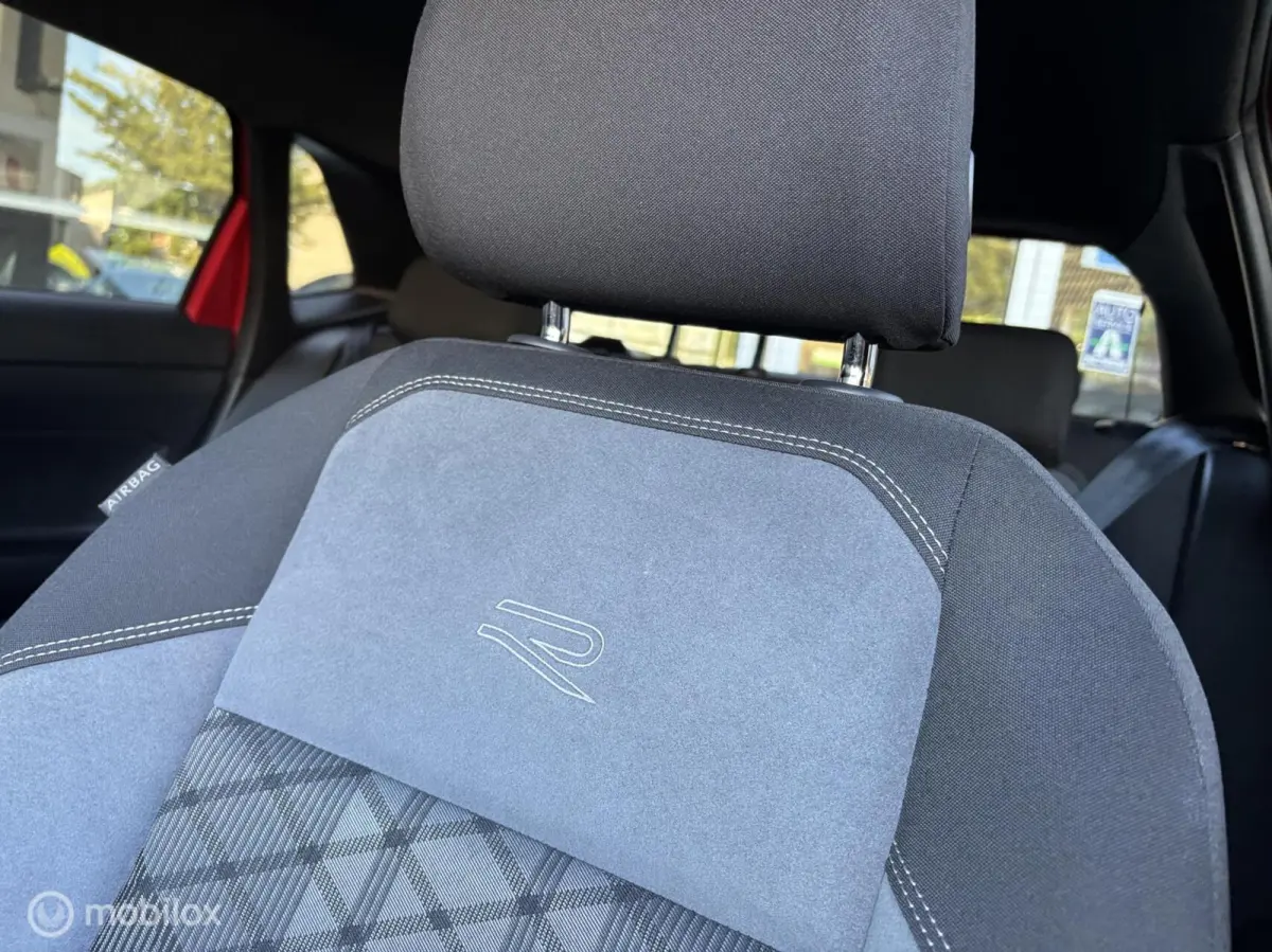 1.0 TSI R-Line 110 PK Panoschuifdak Navigatie DSG