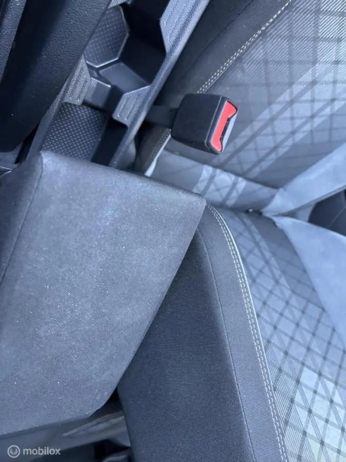 1.0 TSI R-Line 110 PK Panoschuifdak Navigatie DSG