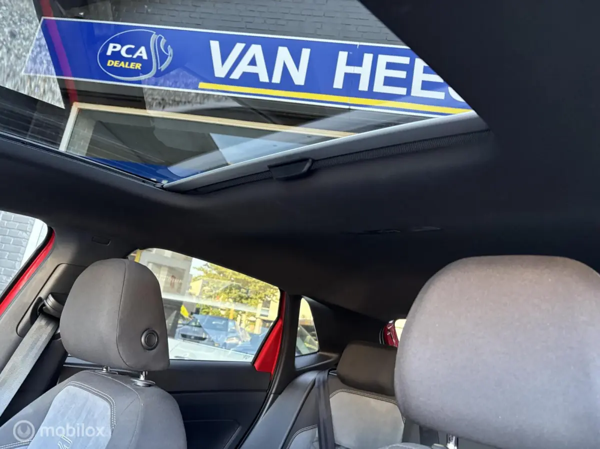 1.0 TSI R-Line 110 PK Panoschuifdak Navigatie DSG