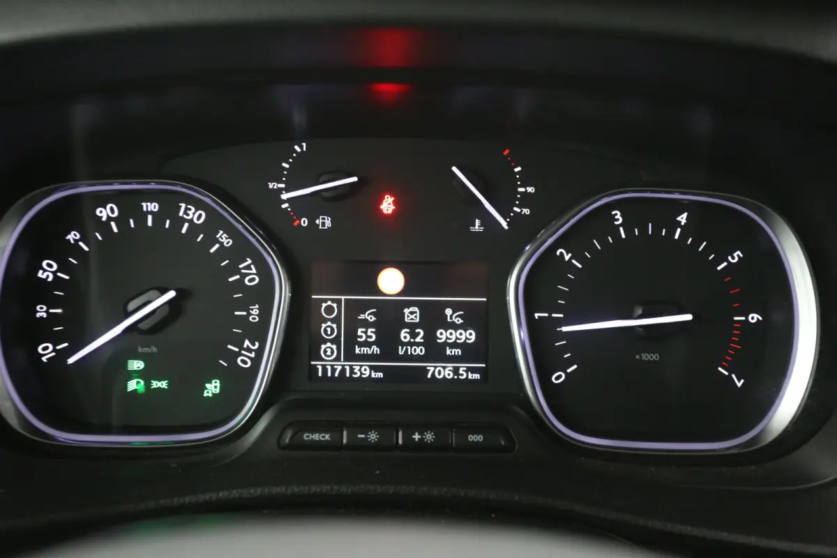 2.0D L3H1 150PK | Marge | Clima | Camera | Cruise | HuD | 3 Zits | 2xSchuifdeur Elektrisch | Trekhaak | Carplay