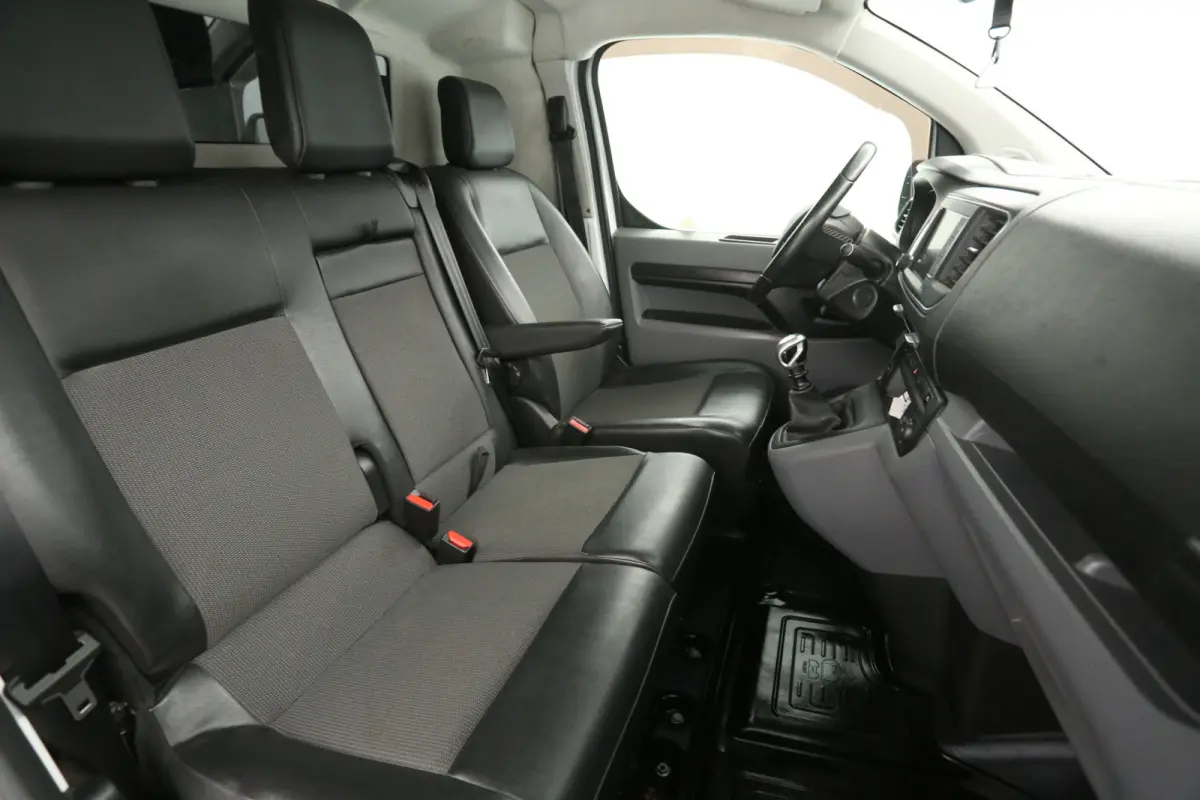 2.0D L3H1 150PK | Marge | Clima | Camera | Cruise | HuD | 3 Zits | 2xSchuifdeur Elektrisch | Trekhaak | Carplay
