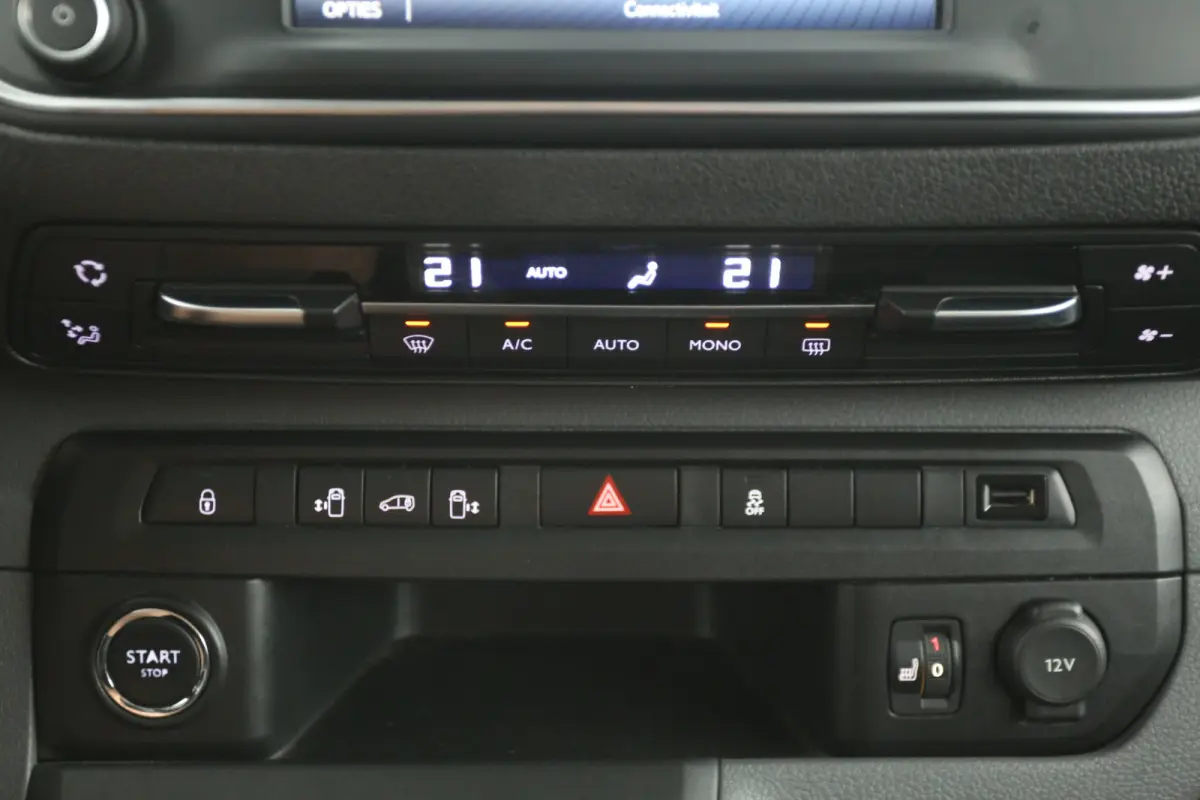 2.0D L3H1 150PK | Marge | Clima | Camera | Cruise | HuD | 3 Zits | 2xSchuifdeur Elektrisch | Trekhaak | Carplay