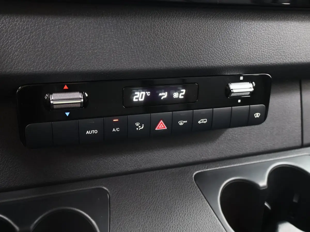 319 L2H2 RWD SELECT | BPM VRIJ | LED | DISTRONIC | WINTERPAKKET | NAVIGATIE