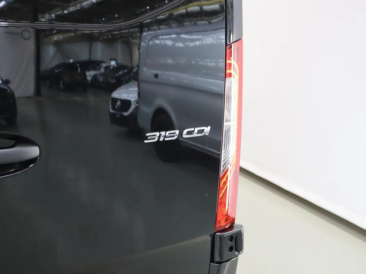 319 L2H2 RWD SELECT | BPM VRIJ | LED | DISTRONIC | WINTERPAKKET | NAVIGATIE