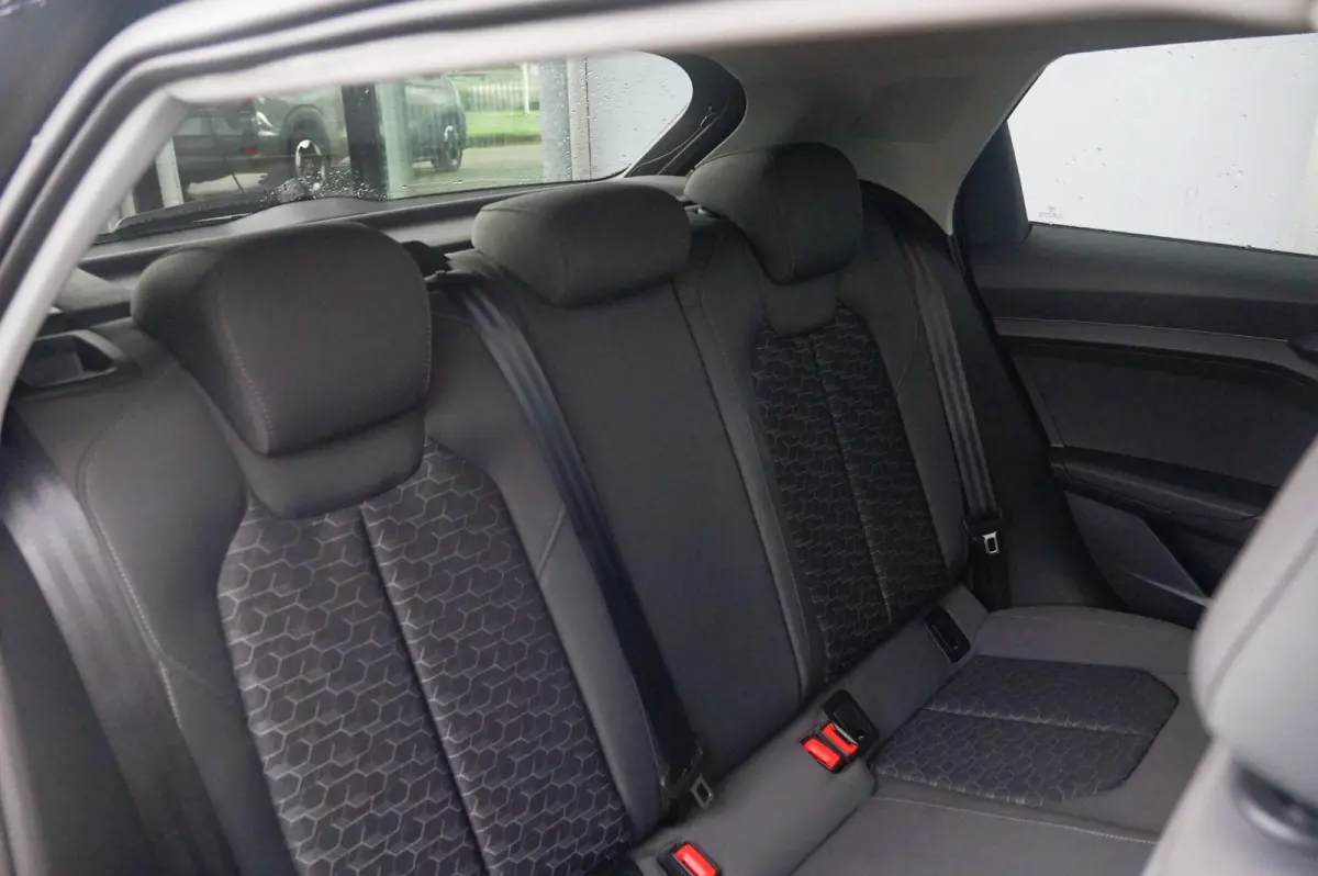 30 TFSI 116pk S-tronic Advanced Edition | Keyless | Smartphone Interface | PDC V/A | Stoelverwarming | Optiek Zwart Plus
