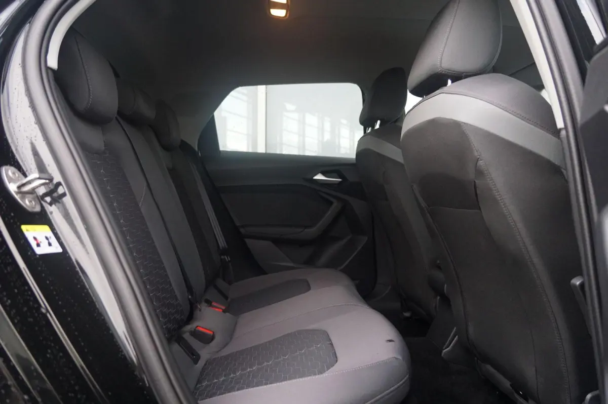 30 TFSI 116pk S-tronic Advanced Edition | Keyless | Smartphone Interface | PDC V/A | Stoelverwarming | Optiek Zwart Plus