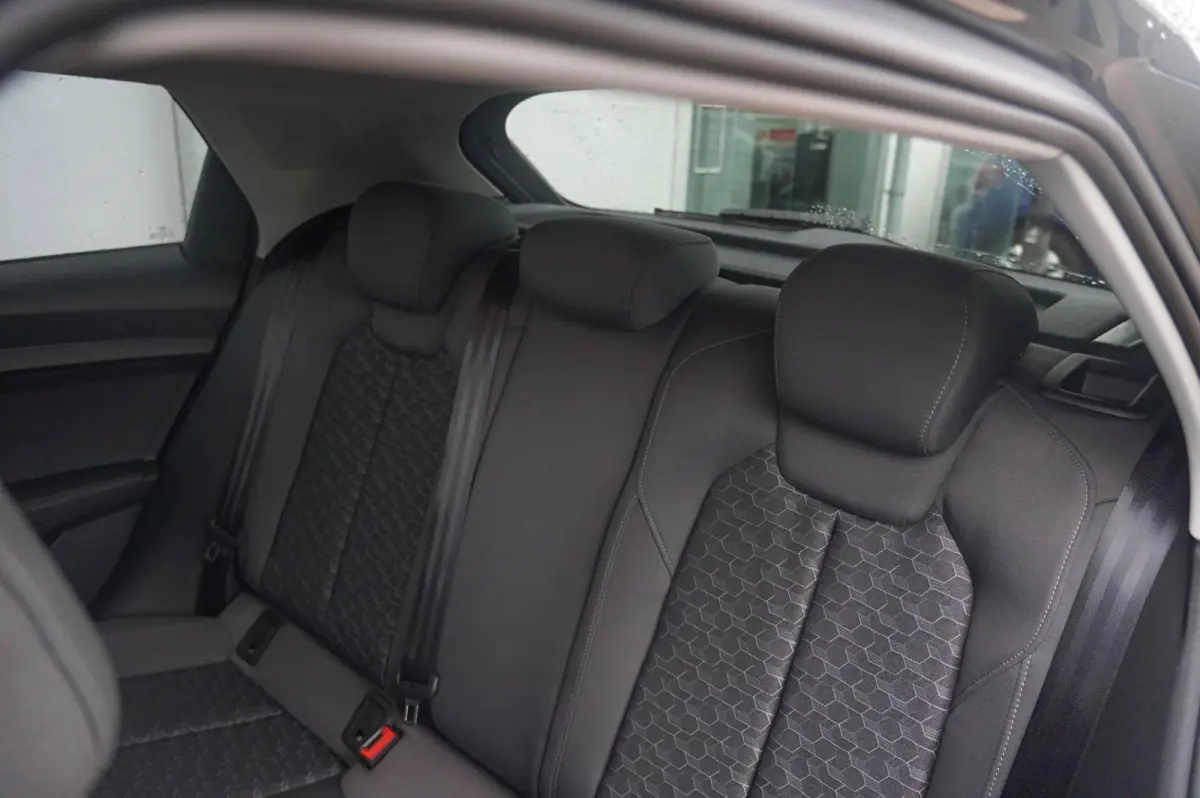 30 TFSI 116pk S-tronic Advanced Edition | Keyless | Smartphone Interface | PDC V/A | Stoelverwarming | Optiek Zwart Plus
