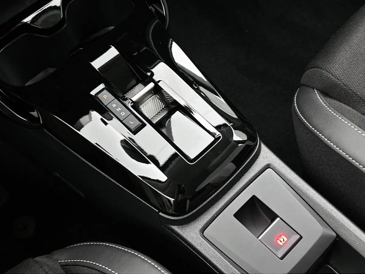 1.2 Hybrid 145pk Max 7p. Automaat | Navigatie | Camera | Climate Control | Dakrails | Cruise Control | 17"LMV | LED | Dodehoekdetectie | Apple Carplay/Android Auto |