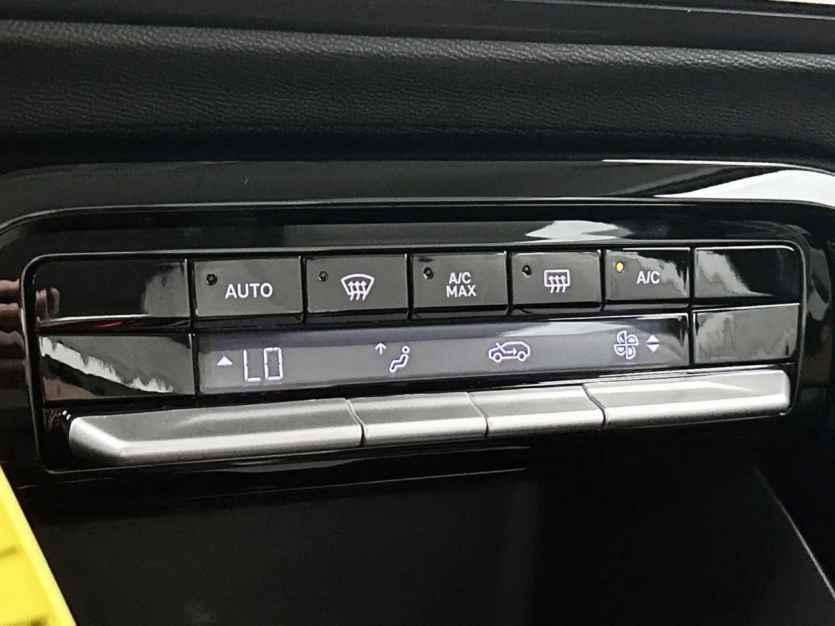 1.2 Hybrid 145pk Max 7p. Automaat | Navigatie | Camera | Climate Control | Dakrails | Cruise Control | 17"LMV | LED | Dodehoekdetectie | Apple Carplay/Android Auto |