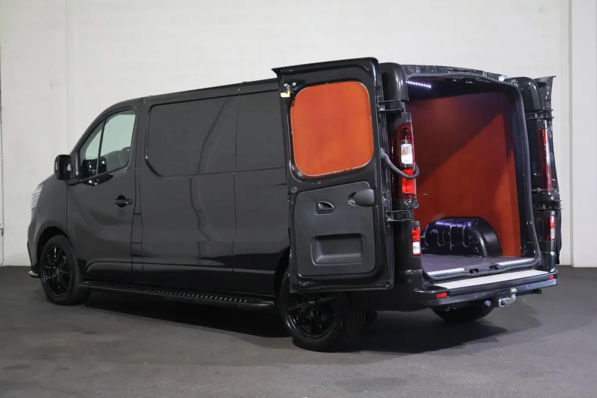 2.0 dCi 170pk L2 H1 Automaat Black Edition