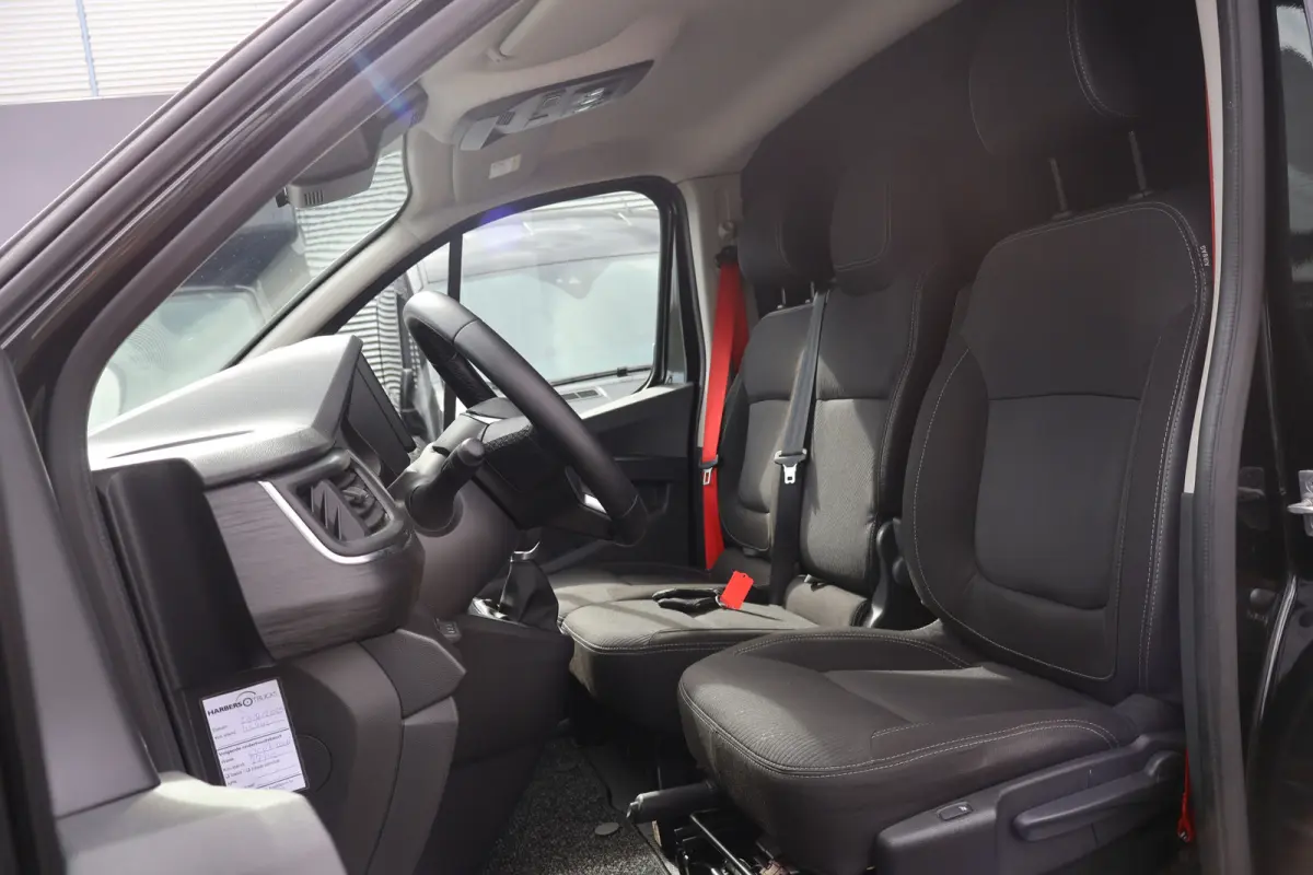 2.0 dCi 170pk L2 H1 Automaat Black Edition