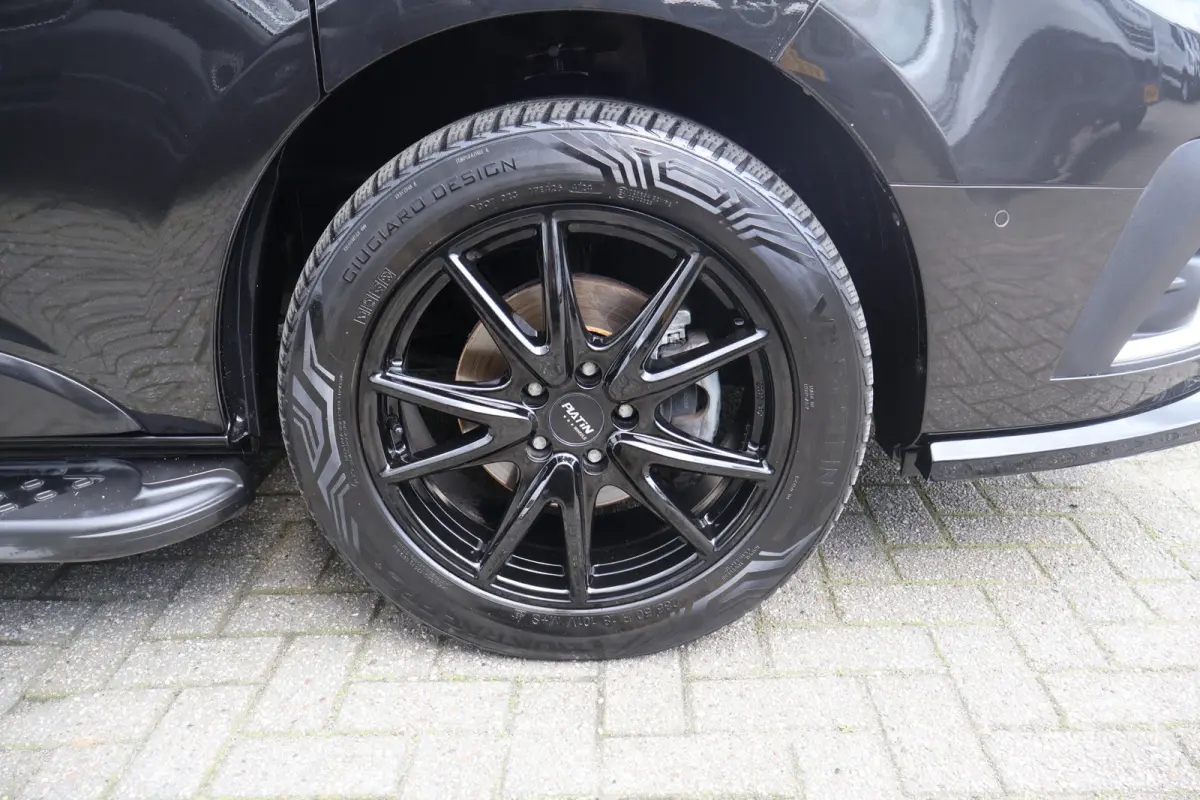 2.0 dCi 170pk L2 H1 Automaat Black Edition