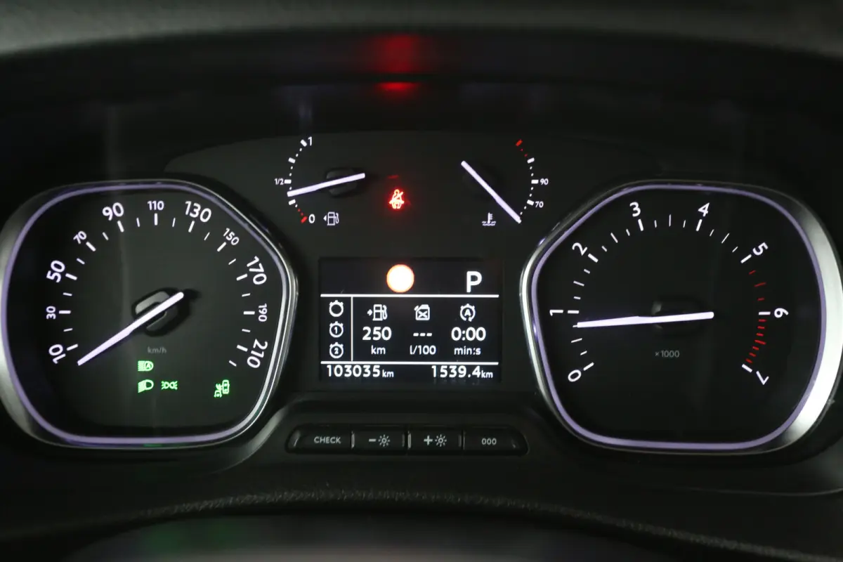 2.0 177PK GR-Edition L2H1 | Marge | Automaat | Clima | Cruise | HUD | Carplay | Camera | Trekhaak | 2xSchuifdeur Elektrisch