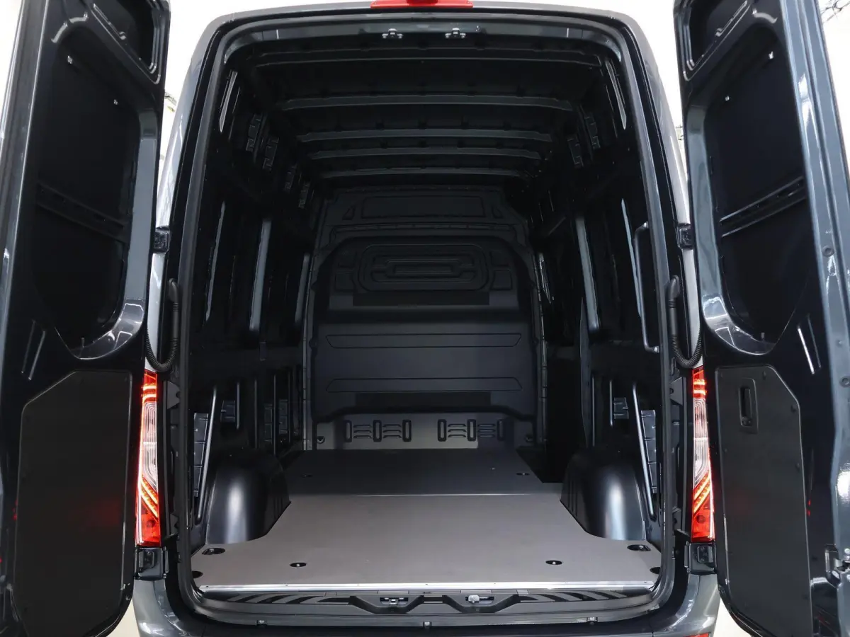 319 L2H2 RWD SELECT | LED | 3500KG Trekken | DISTRONIC | WINTERPAKKET