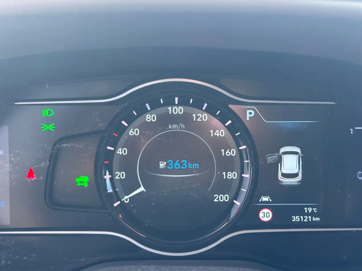 EV Premium 64 kWh SOH 100 % WARMTEPOMP HEAD-UP