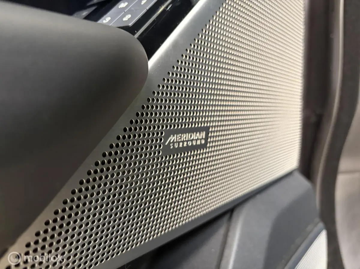 5.0 V8 SVAutobiography Dynamic