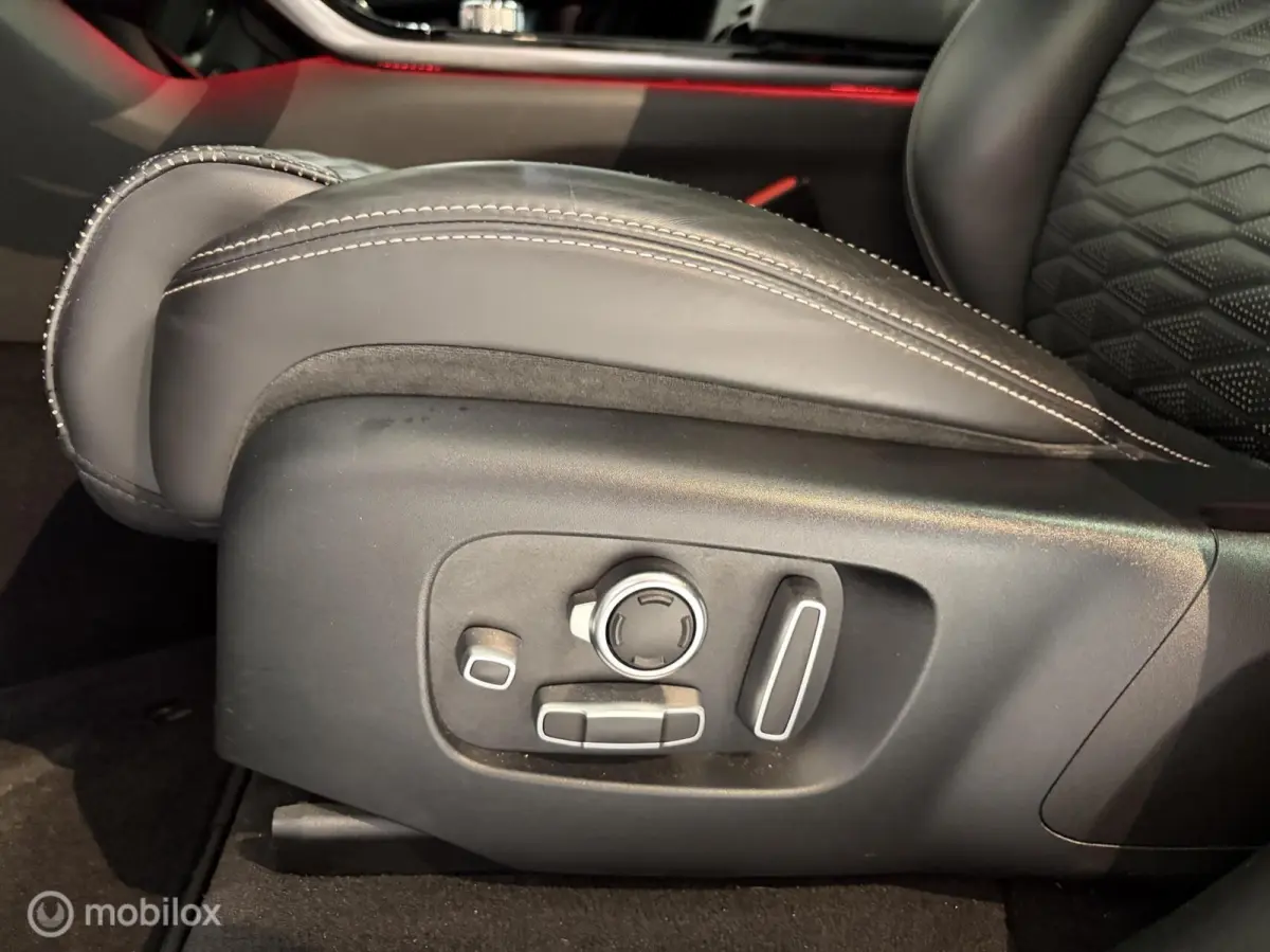5.0 V8 SVAutobiography Dynamic