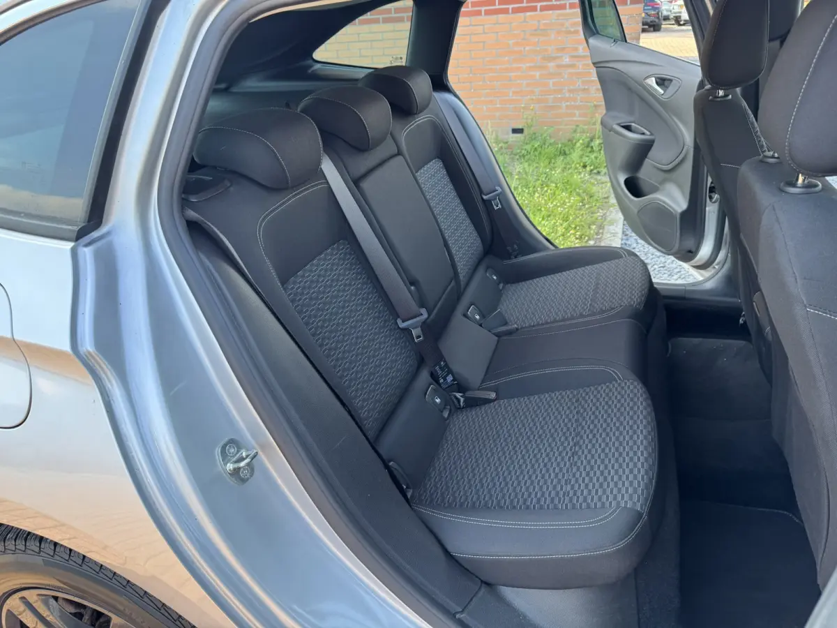1.6 CDTI 120 Jaar Edition, Automaat, Euro 6, Apple Carplay,