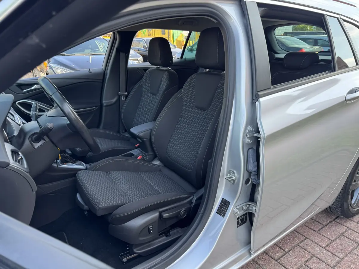 1.6 CDTI 120 Jaar Edition, Automaat, Euro 6, Apple Carplay,
