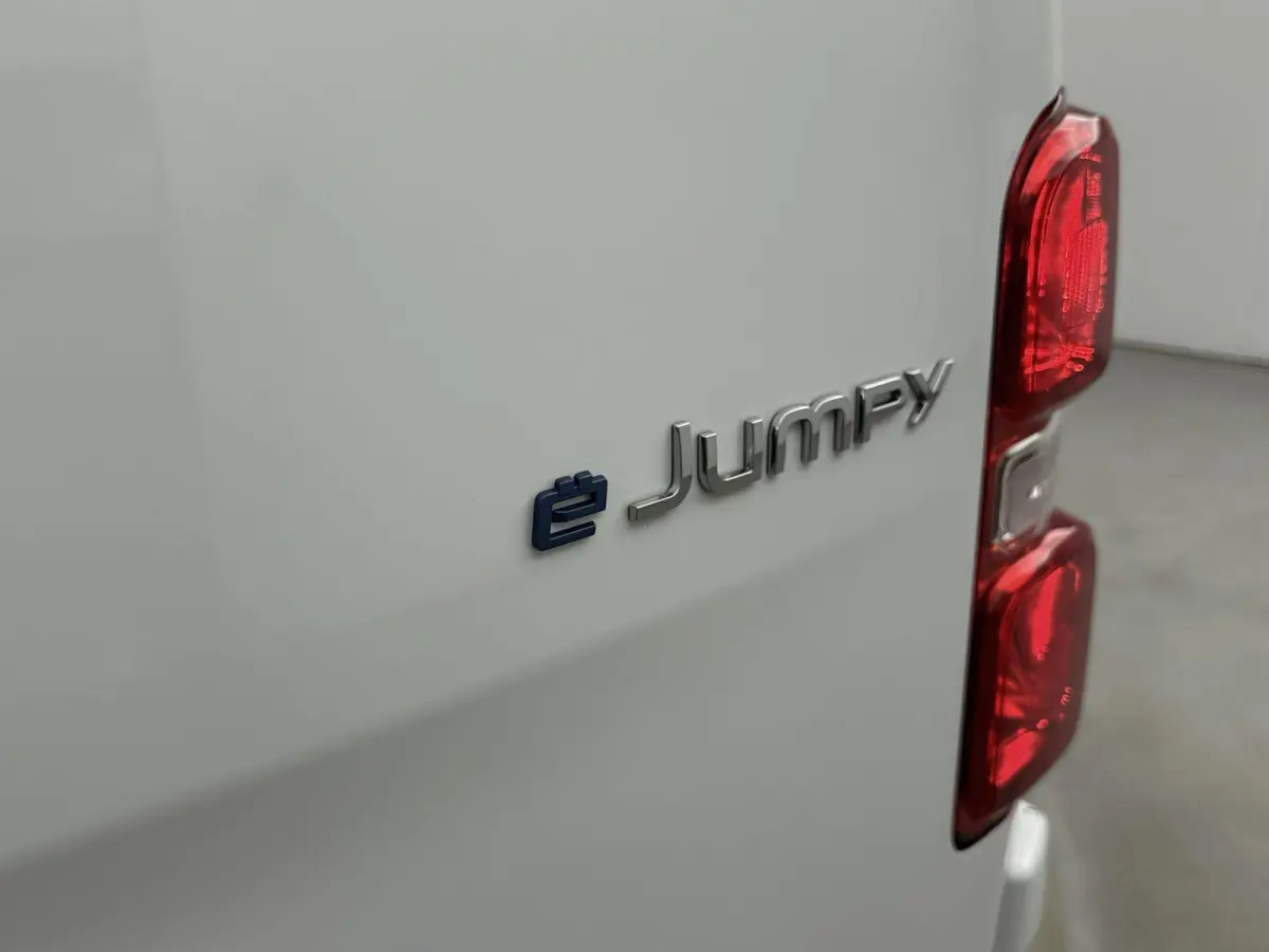 L2 136 75 kWh | Demo deal! | Dodehoekdetectie | Navigatie | Camera | Laadruimte betimmering |