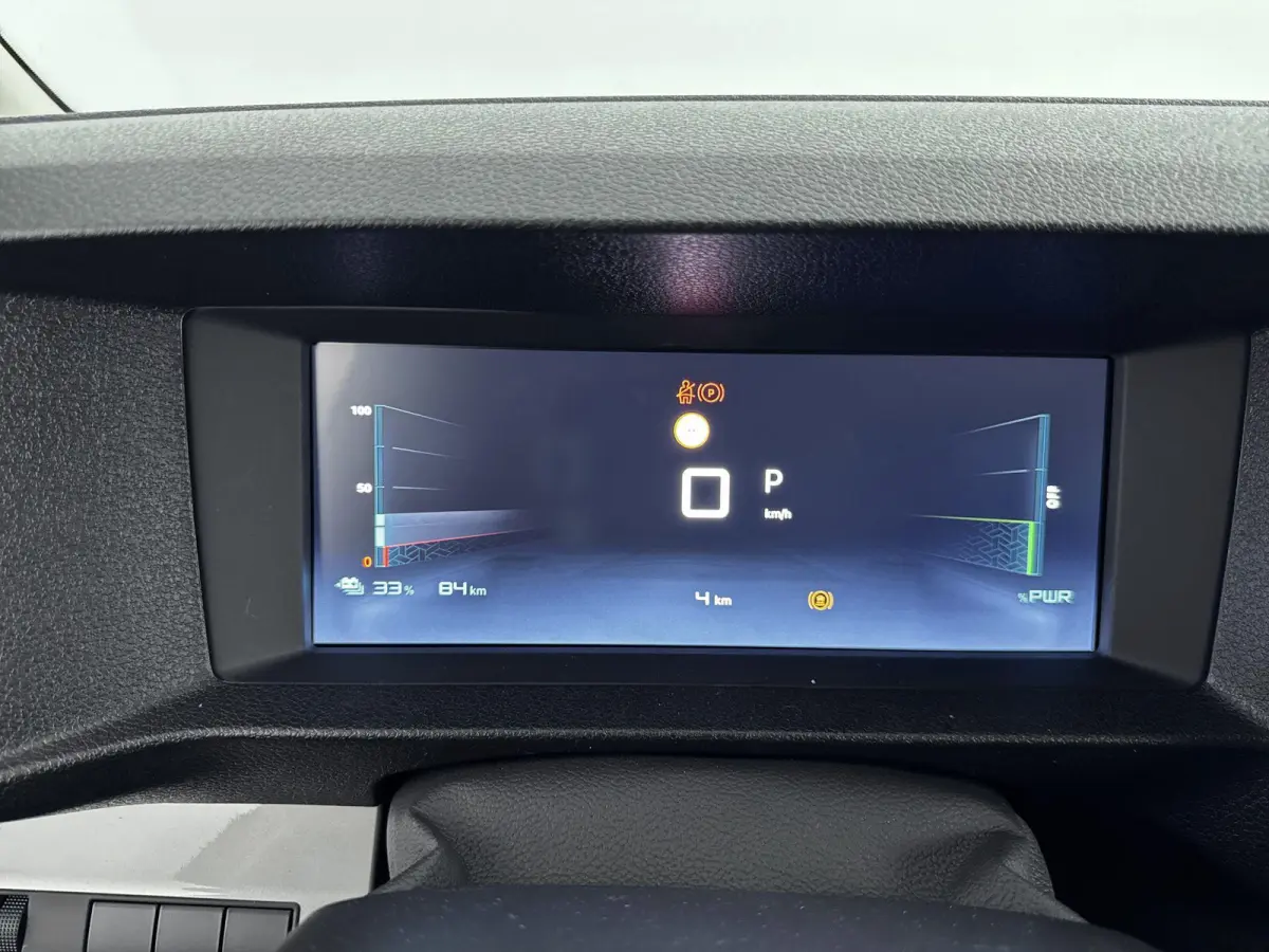 L2 136 75 kWh | Demo deal! | Dodehoekdetectie | Navigatie | Camera | Laadruimte betimmering |