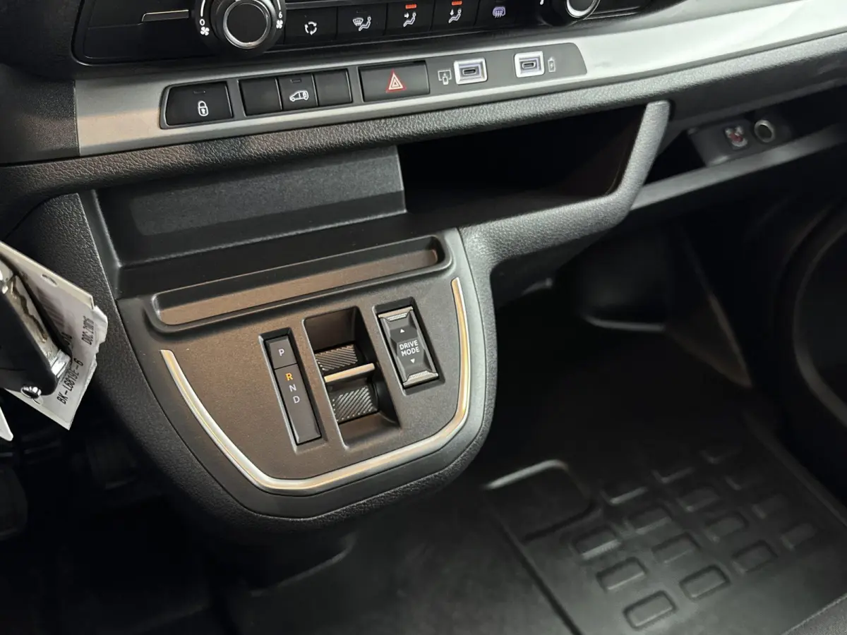 L2 136 75 kWh | Demo deal! | Dodehoekdetectie | Navigatie | Camera | Laadruimte betimmering |