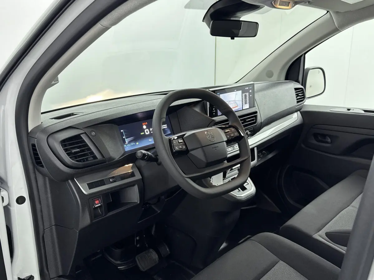 L2 136 75 kWh | Demo deal! | Dodehoekdetectie | Navigatie | Camera | Laadruimte betimmering |