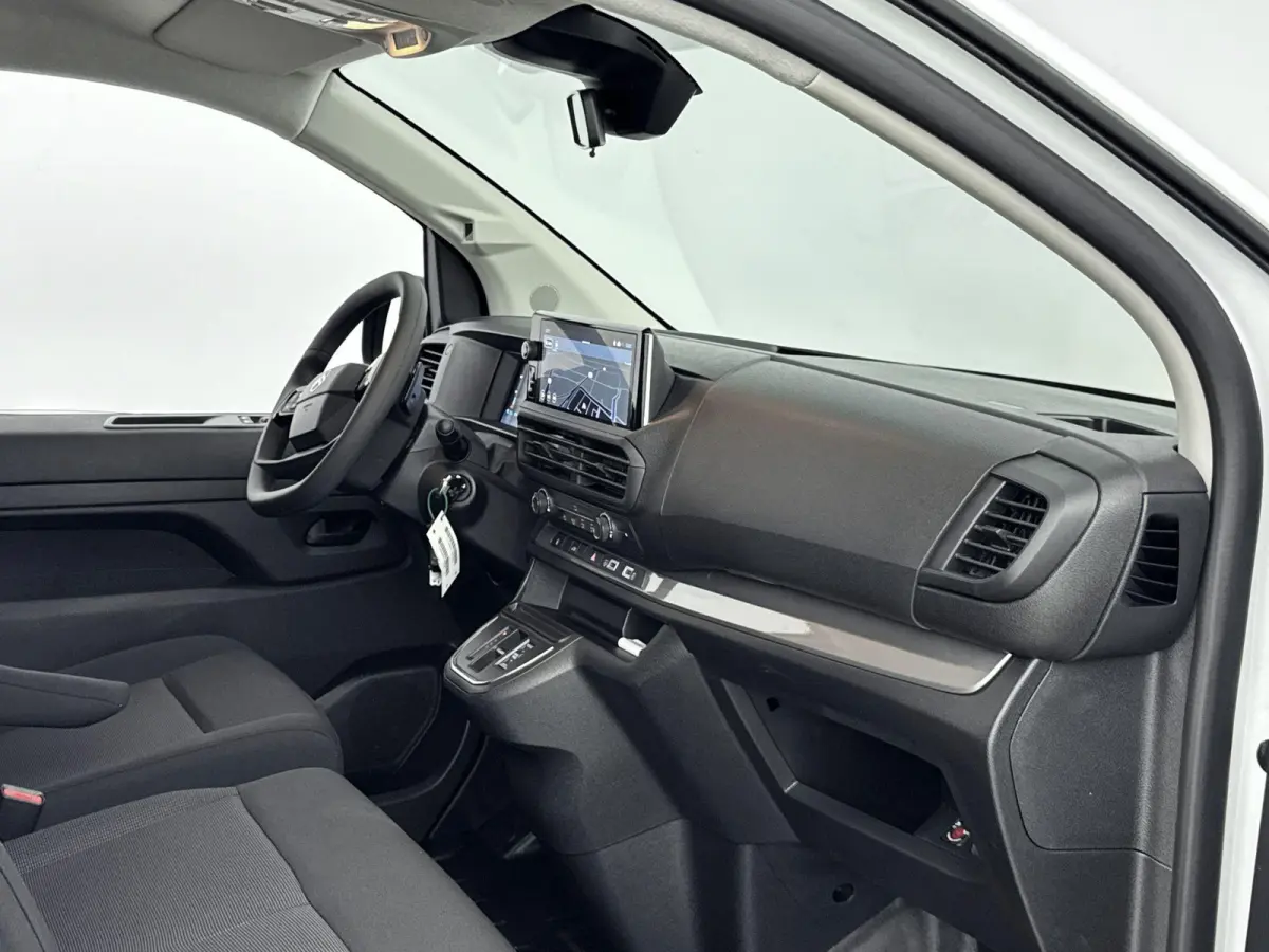 L2 136 75 kWh | Demo deal! | Dodehoekdetectie | Navigatie | Camera | Laadruimte betimmering |