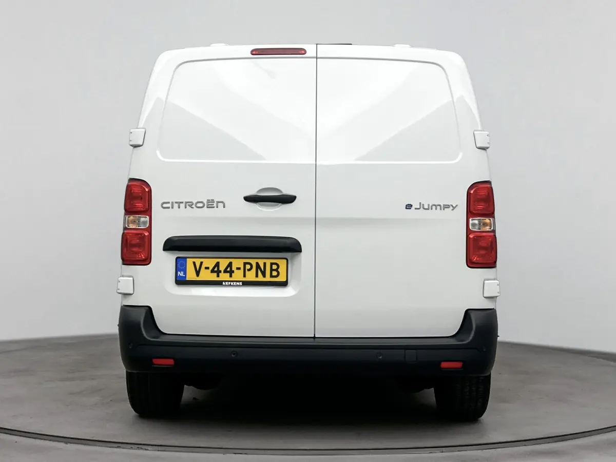 L2 136 75 kWh | Demo deal! | Dodehoekdetectie | Navigatie | Camera | Laadruimte betimmering |