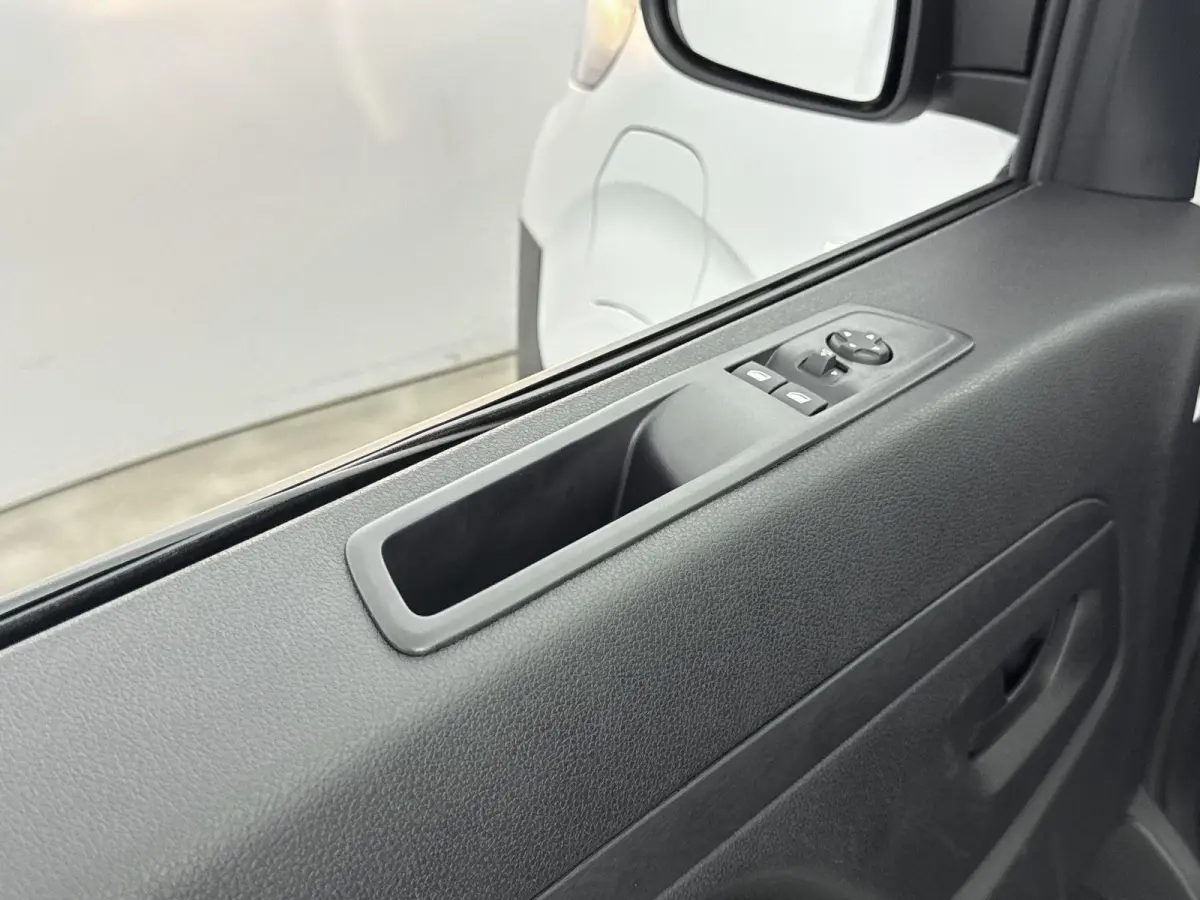 L2 136 75 kWh | Demo deal! | Dodehoekdetectie | Navigatie | Camera | Laadruimte betimmering |