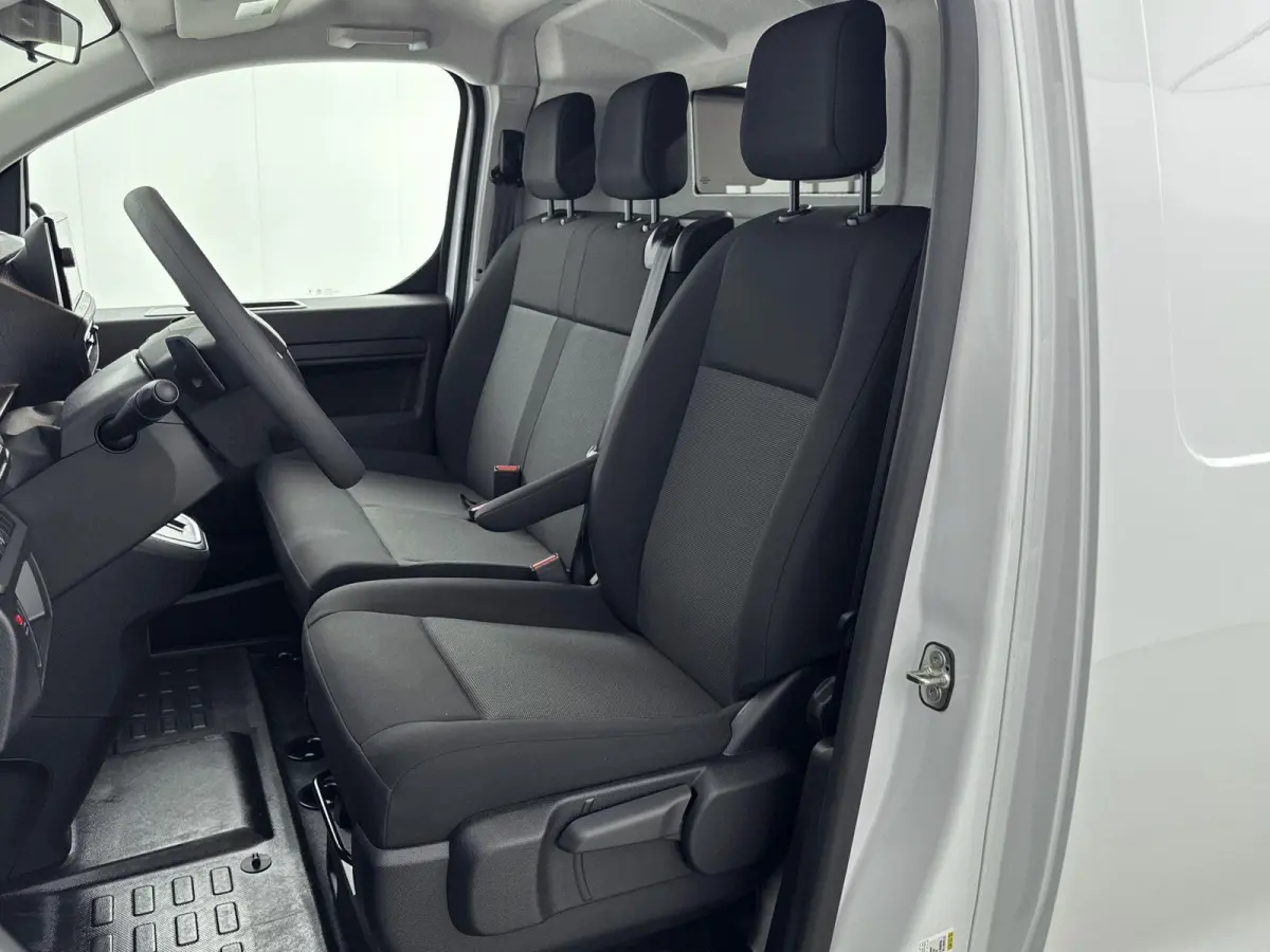 L2 136 75 kWh | Demo deal! | Dodehoekdetectie | Navigatie | Camera | Laadruimte betimmering |