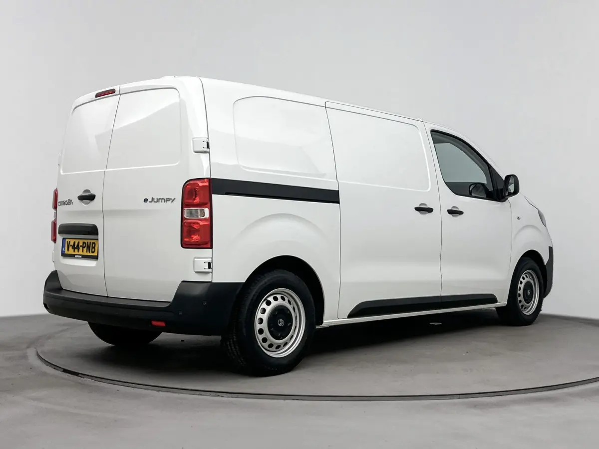 L2 136 75 kWh | Demo deal! | Dodehoekdetectie | Navigatie | Camera | Laadruimte betimmering |
