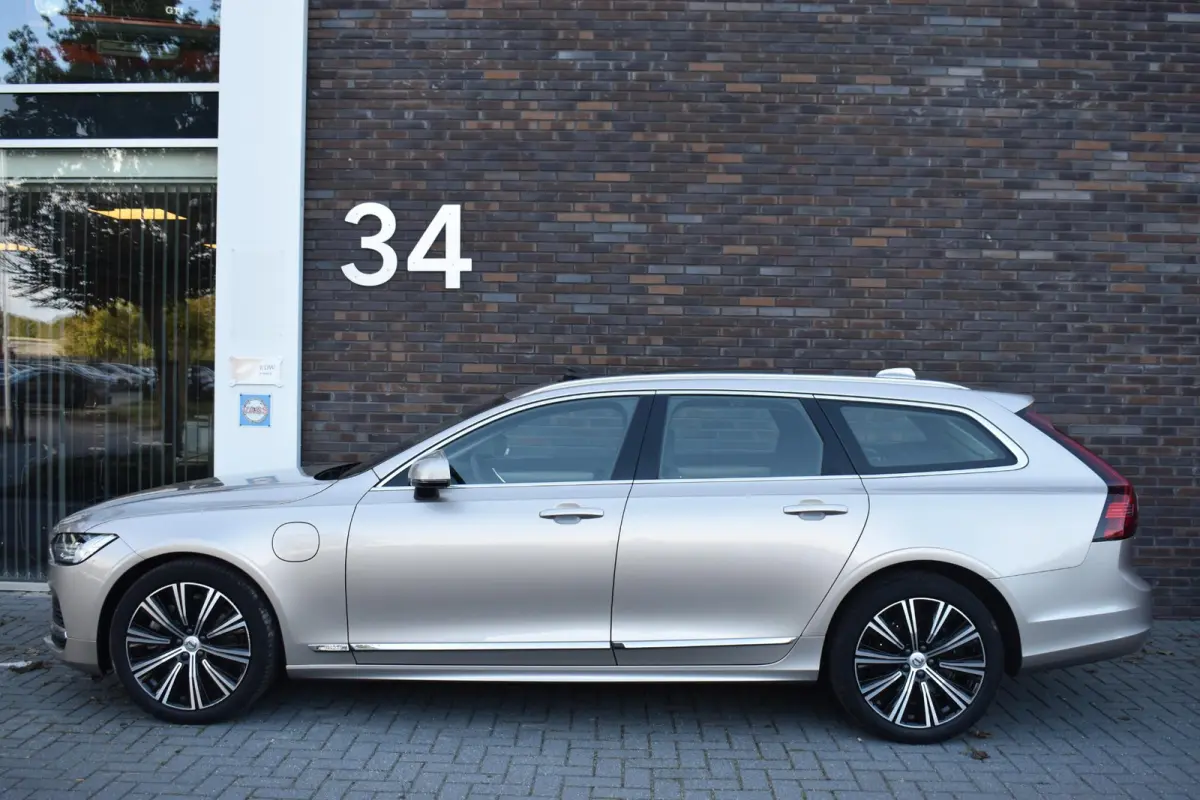 2.0 T6 Plug-in hybrid AWD Ultimate Bright