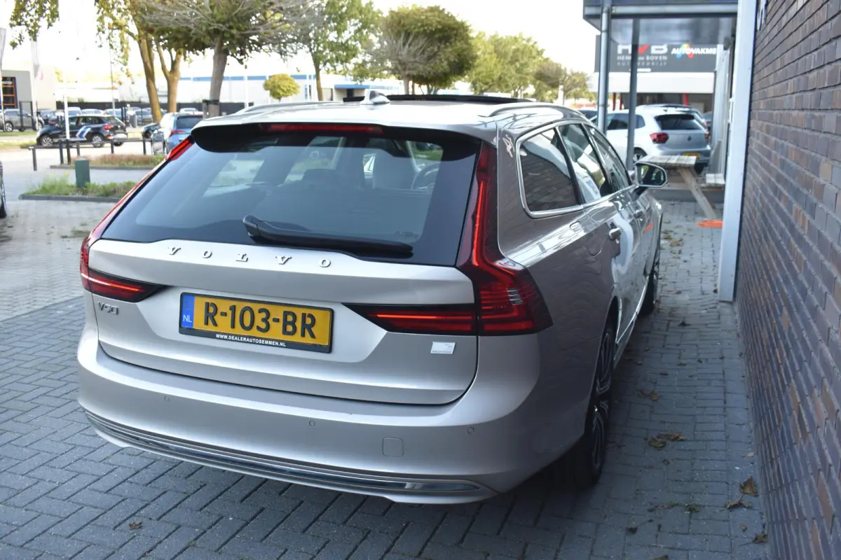 2.0 T6 Plug-in hybrid AWD Ultimate Bright