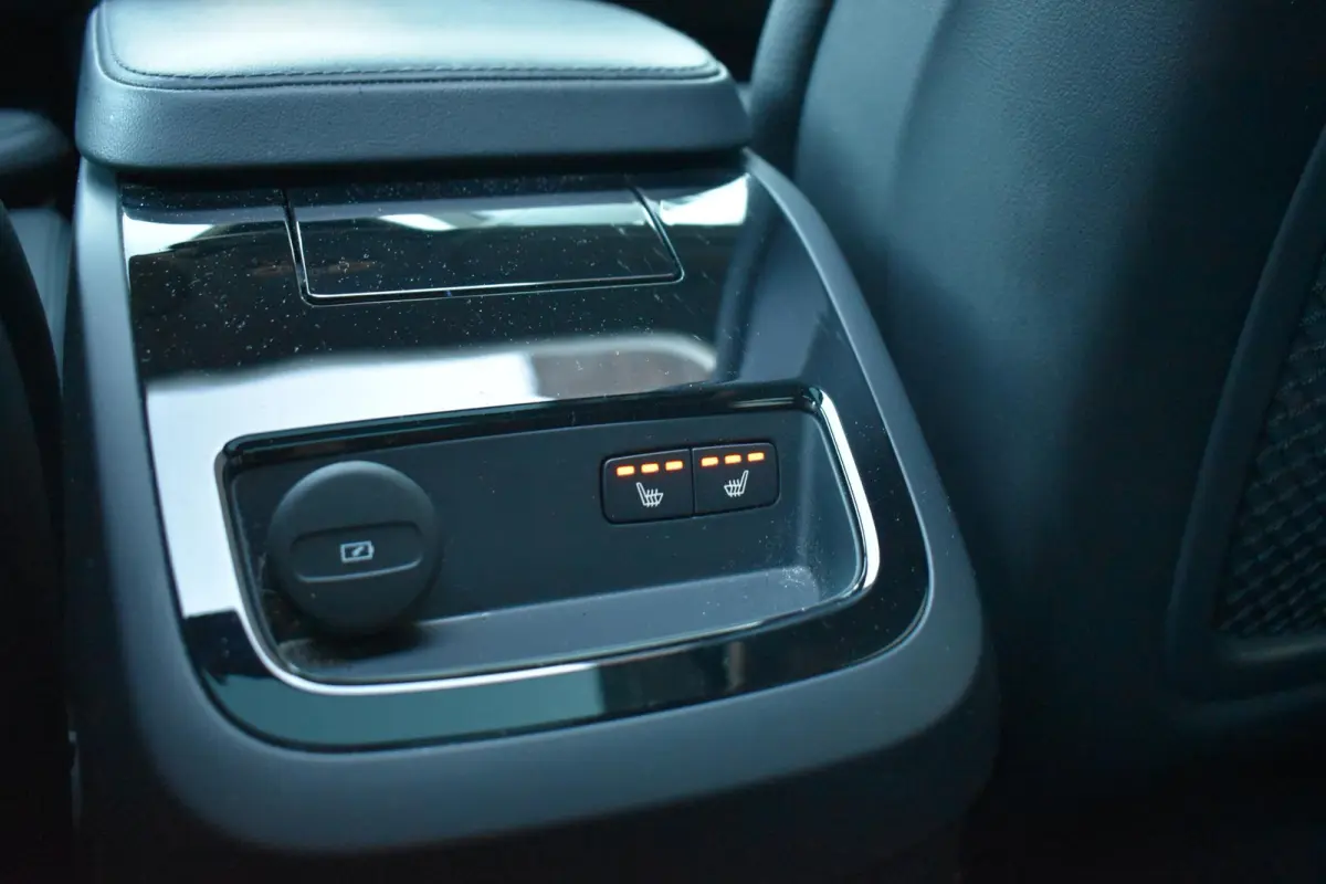 2.0 T6 Plug-in hybrid AWD Ultimate Bright