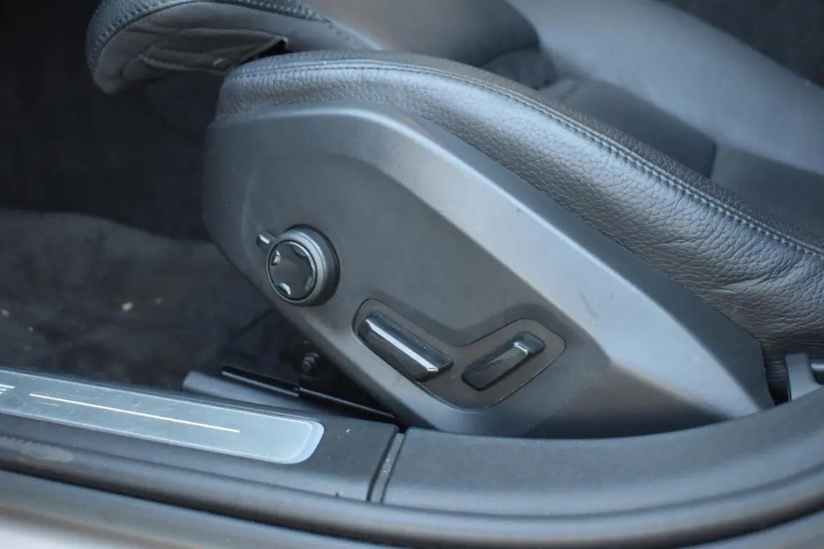 2.0 T6 Plug-in hybrid AWD Ultimate Bright