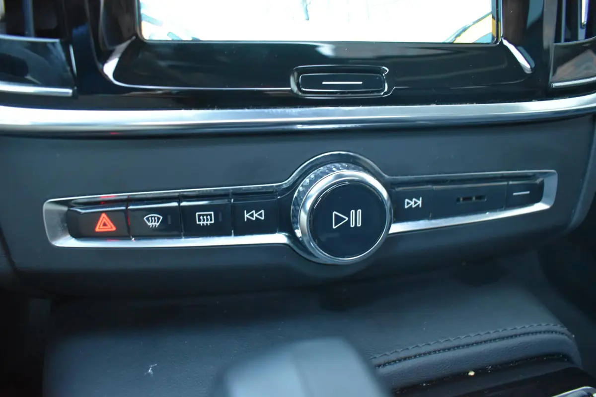 2.0 T6 Plug-in hybrid AWD Ultimate Bright