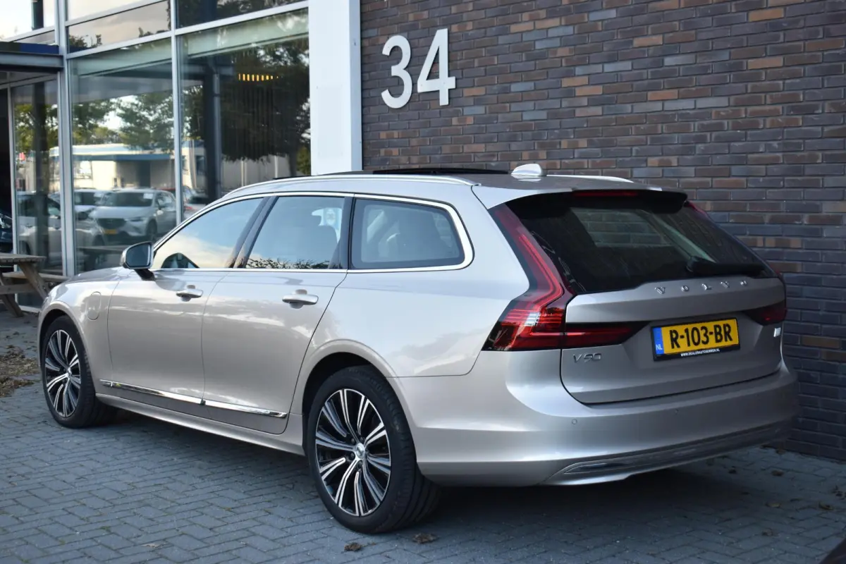 2.0 T6 Plug-in hybrid AWD Ultimate Bright