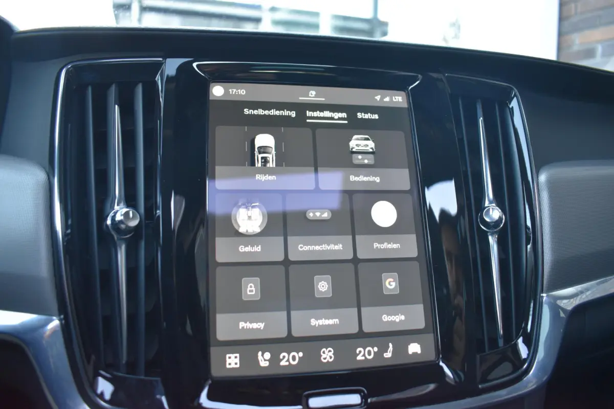 2.0 T6 Plug-in hybrid AWD Ultimate Bright