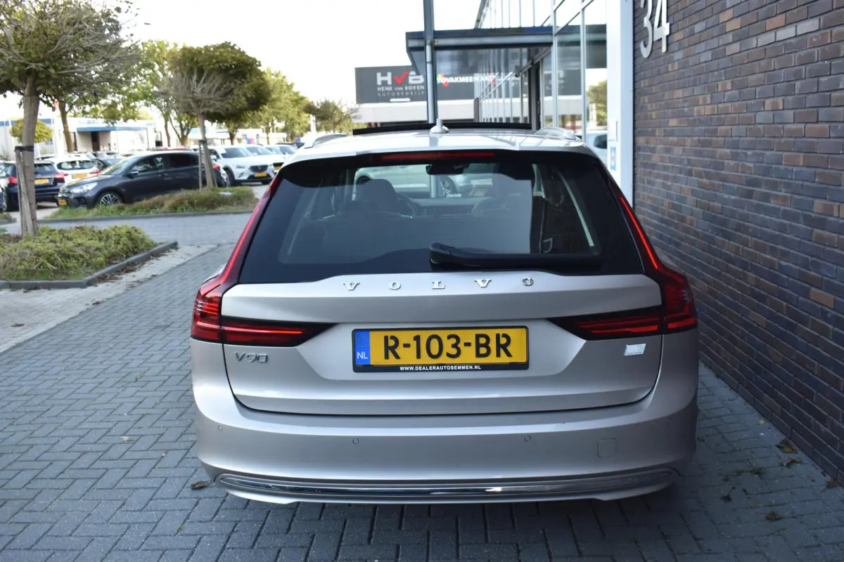 2.0 T6 Plug-in hybrid AWD Ultimate Bright