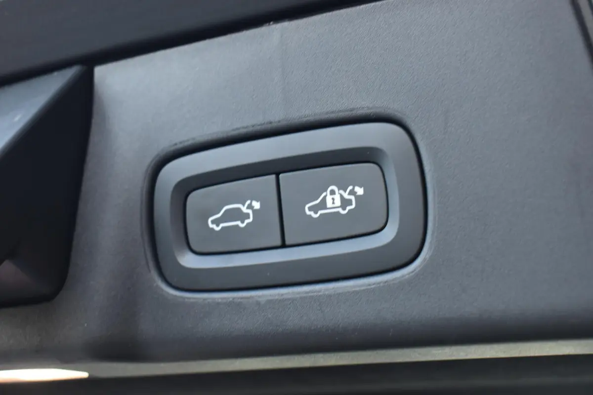 2.0 T6 Plug-in hybrid AWD Ultimate Bright
