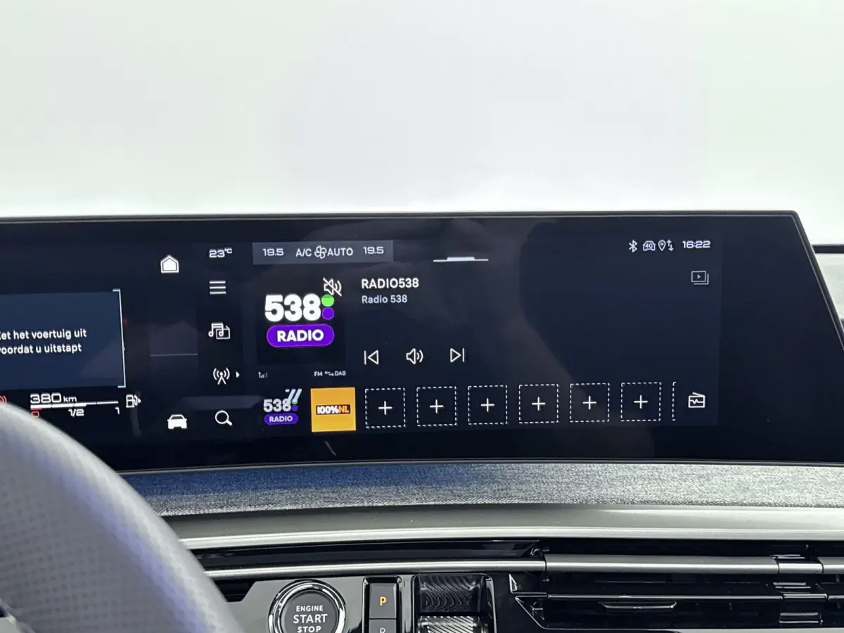 1.2 Hybrid 145 GT Exclusive | Demo deal | Alcantara interieur | Panoramisch dak | Adaptieve cruise control | Navigatie |