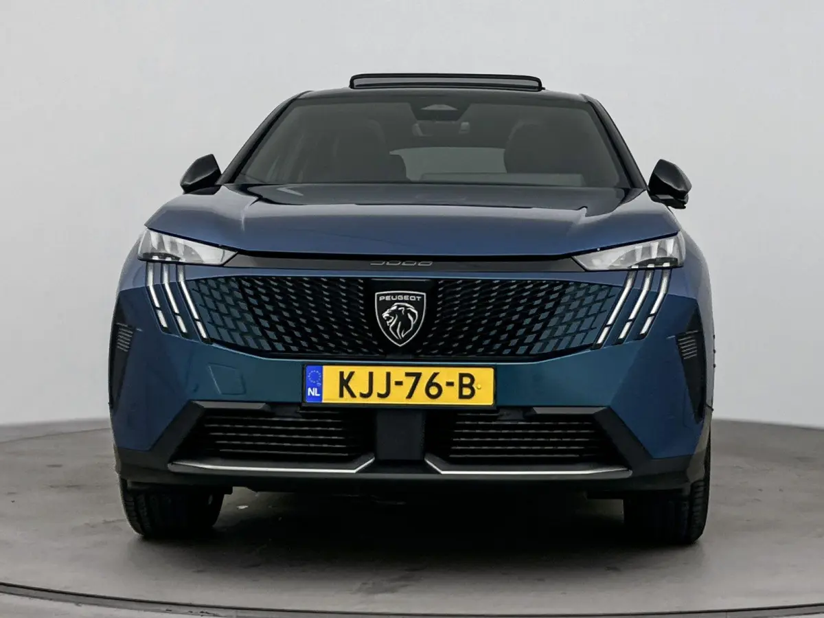 1.2 Hybrid 145 GT Exclusive | Demo deal | Alcantara interieur | Panoramisch dak | Adaptieve cruise control | Navigatie |